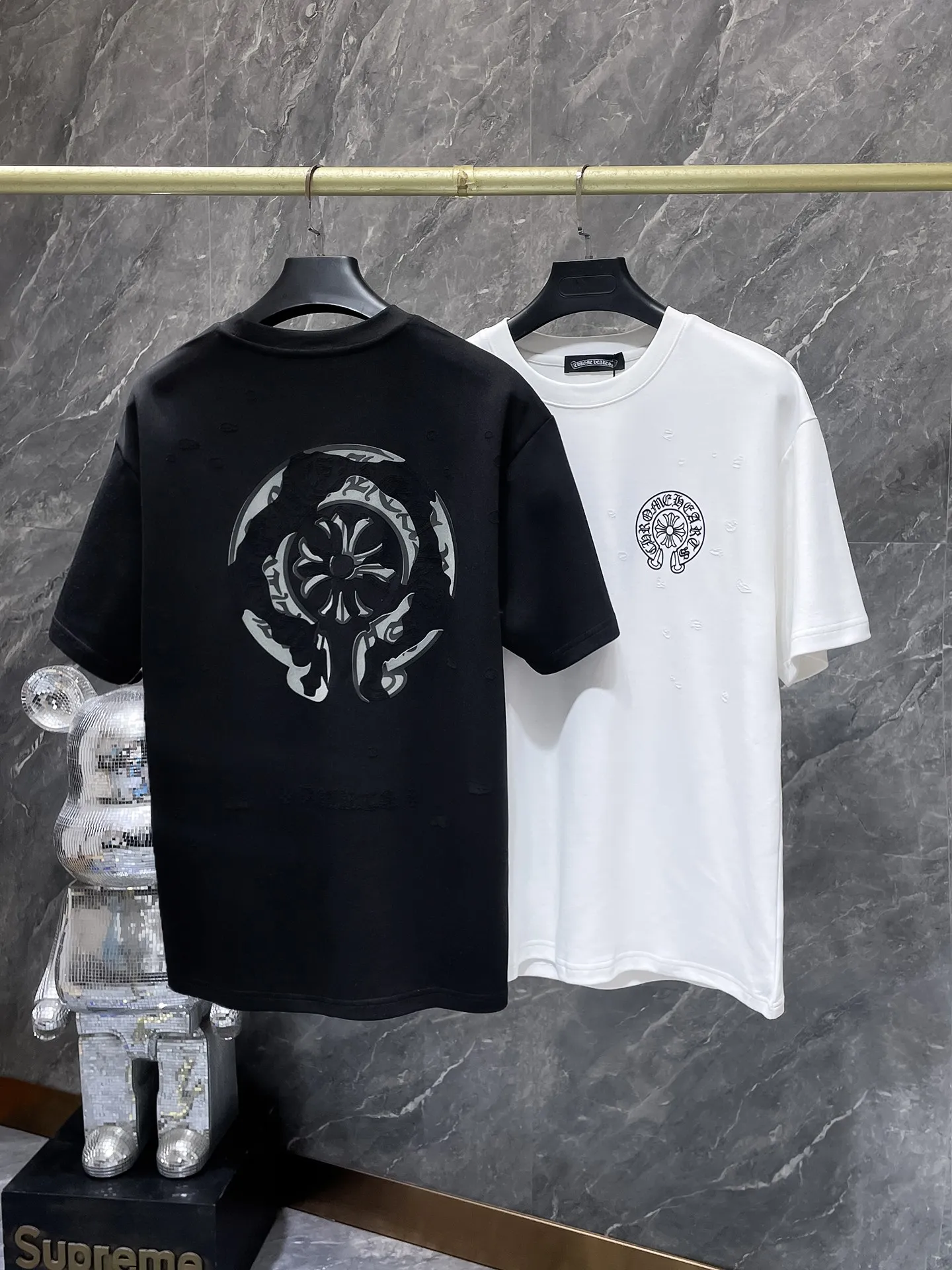 P186 New Chrome Hearts 25ss in summer, washed style, high gram weight, environmentally friendly high-quality top fabric, 280g Chrome Horseshoe Contrast Color Special Laser Engraving Film Short Sleeves, Heavy Industry Special Crafts Patch Embroidery, Counter Synchronization, Re-engraved Version 1:1 Recommended Color: Black White Code Number: S, M, L, XL